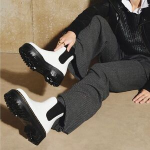 Dr. Marten 2976 White Smooth Leather Platform Chelsea Boots size 7